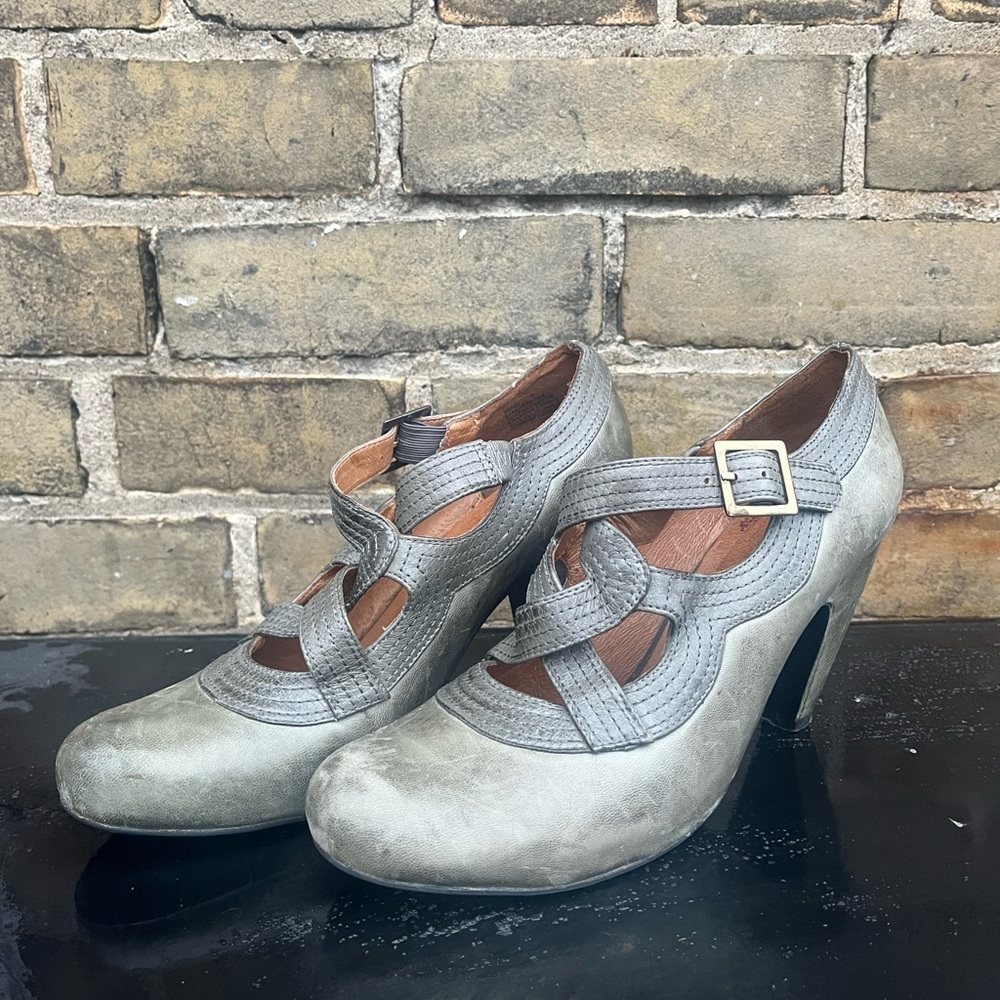 Stone Grey Leather Miz Mooz Mary Jane Lace Style Heels // Size 9